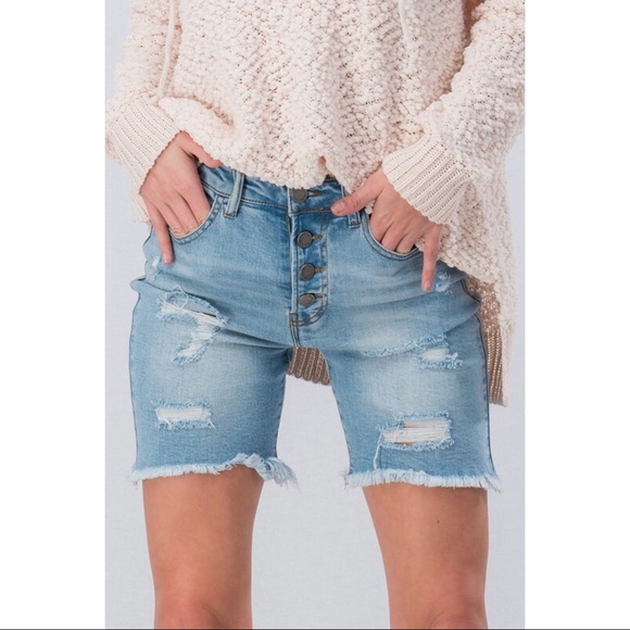 🌺🆕5⭐️Distressed Button Down Denim Shorts - Picture 5 of 7